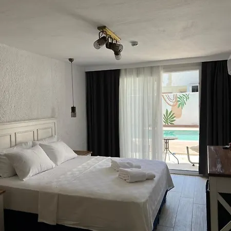 Отель L'etro Maison Alacati 3*